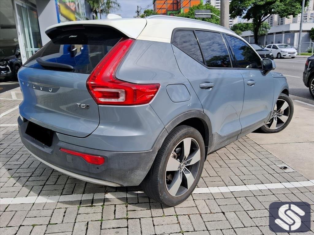 VOLVO XC40 MOMENTUM  CÓD. P0150